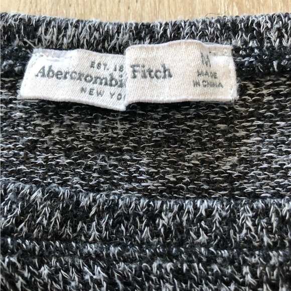 Abercrombie & Fitch Side Slit Marled Knit Long Sleeve  Top in Black&White Size M - Picture 7 of 10